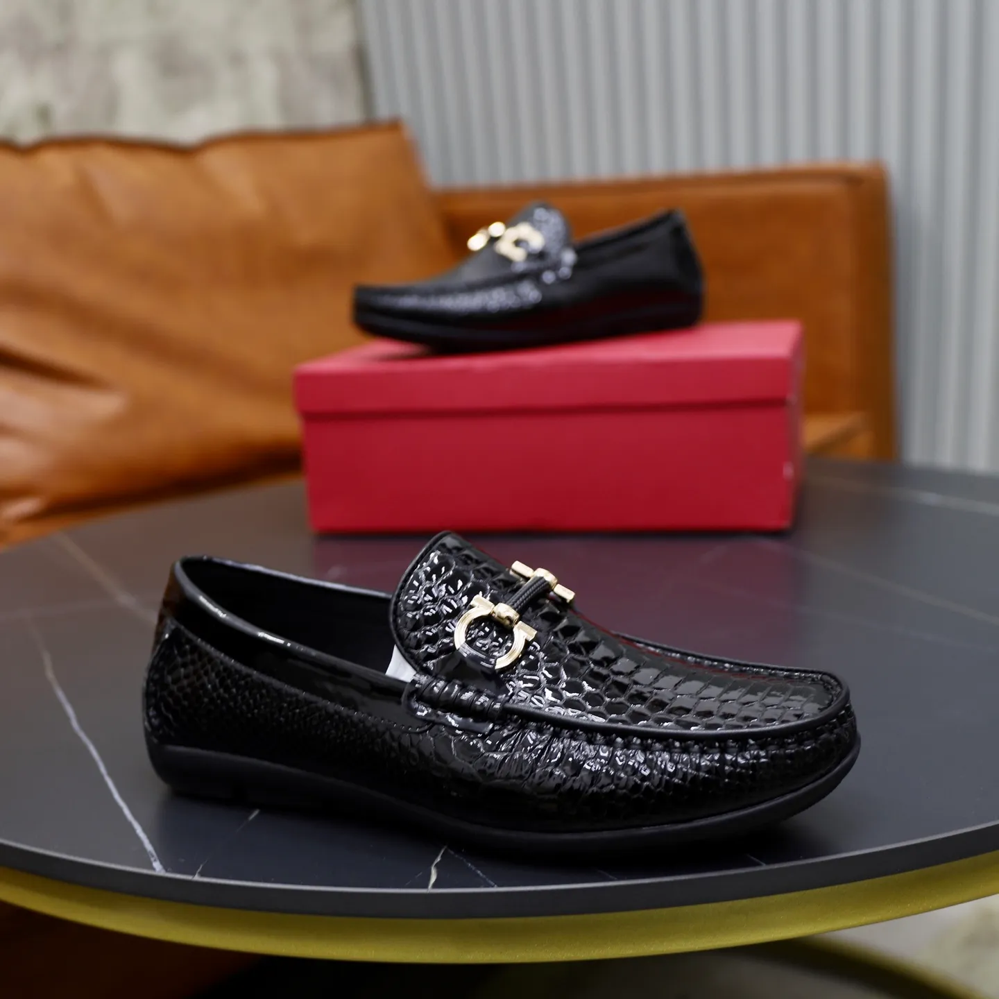 Ex-factory price: 462💰🙅‍♂️🙅‍♂️🙅‍♂️Niuli Brand: Ferragamo Standard code: Men's code 38/44 (45 customized) Grade: Same as the official website Material: Original imported cowhide leather lining Original wear-resistant lightweight outsole Style category: Men's casual slip-on shoes Bean shoes Distinguished luxury brand elements top luxury Color: actual picture color